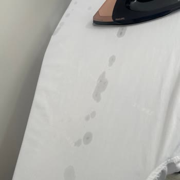 Philips Ütü İlk Günden Leke Bırakıyor Servis Çözüm Sunmuyor