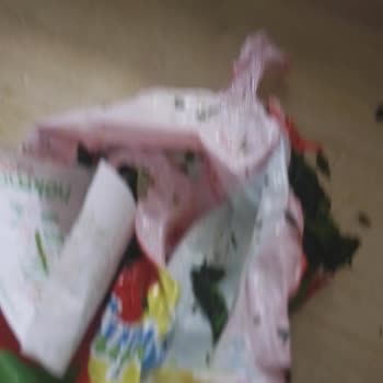 Hakmar Mağazasında Bozulmuş Ürün Ve Personel Hakareti