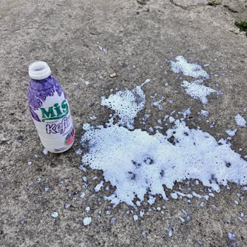Şişmiş Ambalajlı Kefir Ürünü Patlayarak Açıldı, Açıklama Bekliyorum