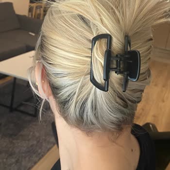 Kuaför Sonrası Saçlarımda Beklenmedik Renk Karmaşası Ve Hayal Kırıklığı