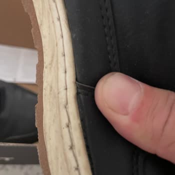 FLO'dan Aldığım Ayakkabılar Sürekli Patlıyor, Değişim Taleplerim Reddediliyor