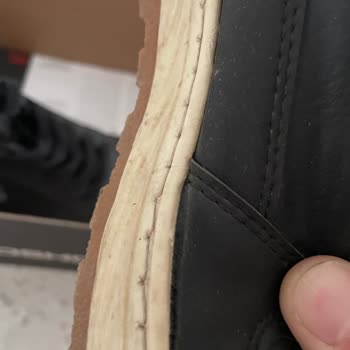 FLO'dan Aldığım Ayakkabılar Sürekli Patlıyor, Değişim Taleplerim Reddediliyor