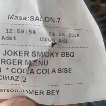 Görseldeki Burgerle Sunulan Ürün Farklıydı