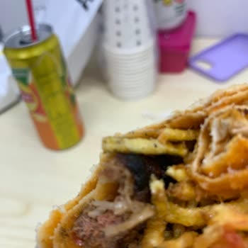 Dürümle Yanmış Et Ve Kemik Problemi Nedeniyle Memnuniyetsizlik