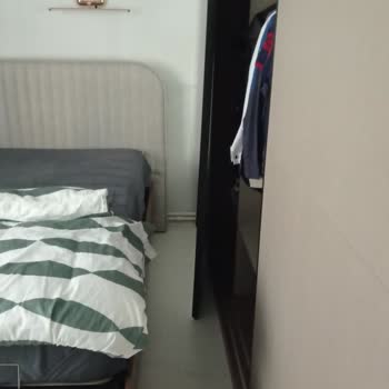 Gardırop Kapısı Kullanım Sırasında Düşerek Güvenlik Riski Oluşturdu