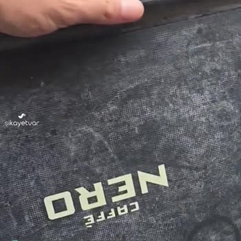 Caffé Nero Çöpten Alınmış Bir Tepsi İle Sunum Yapılmaz