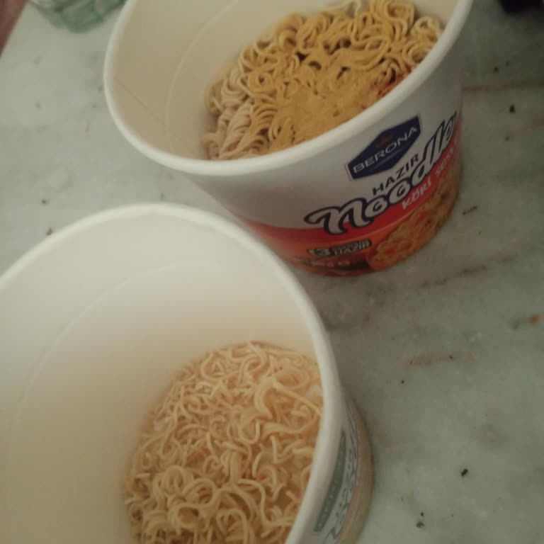 Aldığım Noodle Paketinden Neredeyse Hiç Ürün Çıkmadı