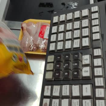 BİM Son Kullanma Tarihi Yaklaşan Tavukların Satışı Ve Sağlık Riski