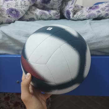 Decathlon Yeni Aldığım Voleybol Topunun Havası Sürekli İniyor