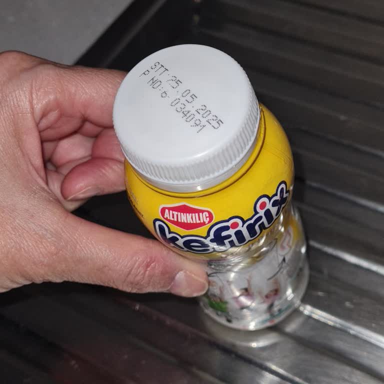 Kefir Şişesi Patladı, Köpük Ve Ekşime Sorunu Yaşadım