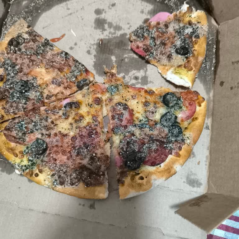 Yanlış Ve Geç Teslim Edilen Pizza Siparişi Hayal Kırıklığı Yarattı