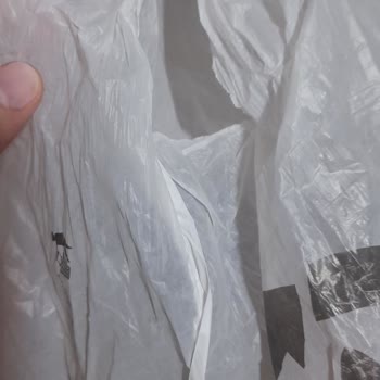 Yırtık Poşet Mağduriyeti Ve Mağaza Yetkilisinin Kaba Yaklaşımı