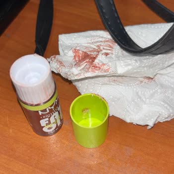 Ambalaj Sorunu Nedeniyle Kullanılamayan Lip Gloss