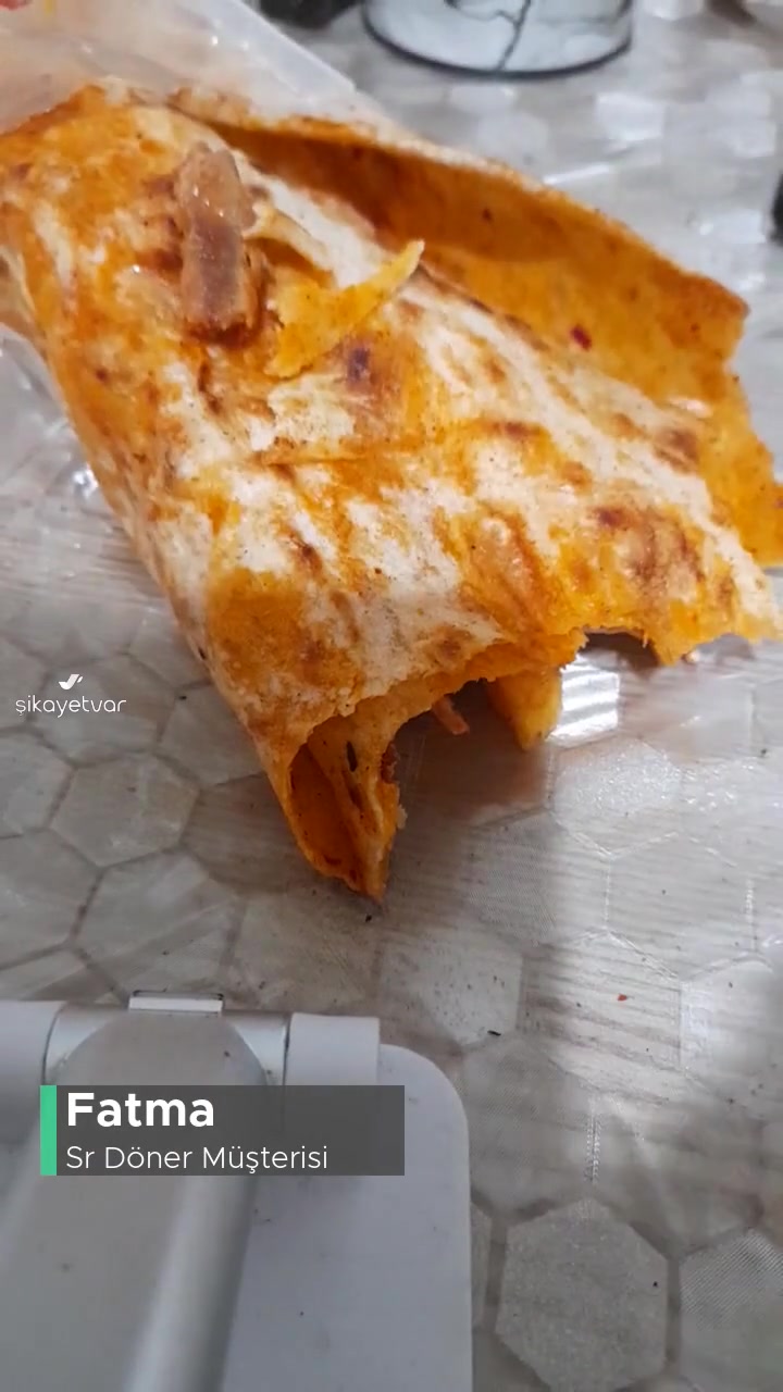 Sr Döner İademi İsterim İki Ürünün Biri Yenmeyecek Halde videonun kapak resmi