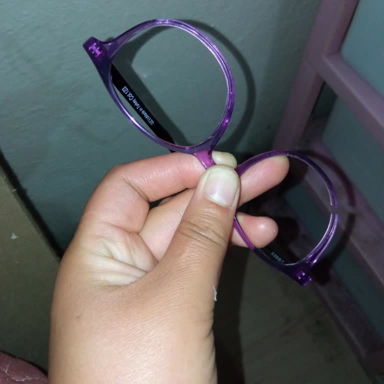 Gözlük Çerçevesi Kırıldı, Ekstra Ücret Talep Edildi