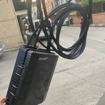 İnternet Kutusu Balkonda Tehlikede Bırakıldı!