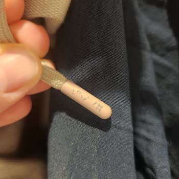 Avva Eşofman Altında Logo Kalitesizliği Hayal Kırıklığı Yarattı