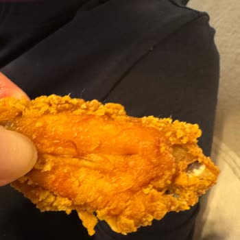 Popeyes'ten Gelen Siparişte Çiğ Ve Temizlenmemiş Kanatlar