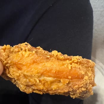 Popeyes'ten Gelen Siparişte Çiğ Ve Temizlenmemiş Kanatlar