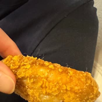 Popeyes'ten Gelen Siparişte Çiğ Ve Temizlenmemiş Kanatlar