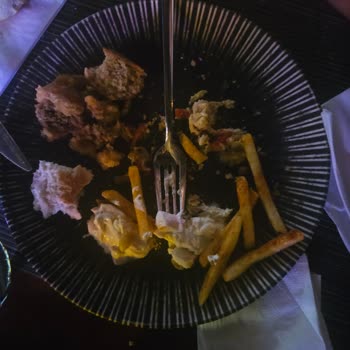 Hiltonsa Hotel Mezeler Çok Kötü Ekmek Bayat