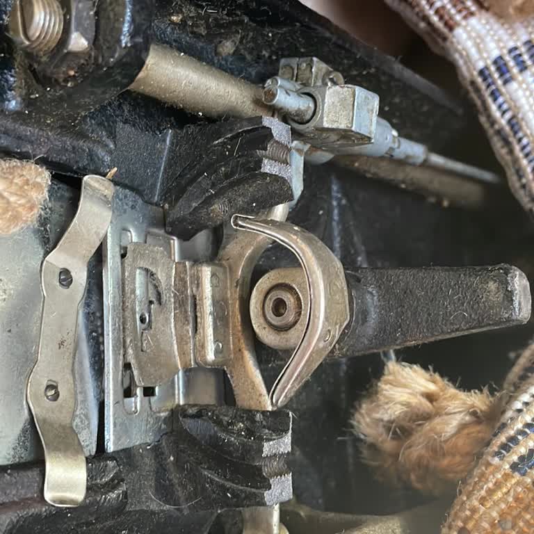 PTT Kargo İle Gelen Dikiş Makinem Kırık Ve Kullanılamaz Halde Ulaştı