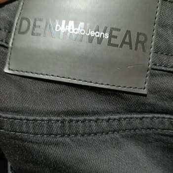 DeFacto Pantolonun İlk Giyimde Yırtılması Ve Aşırı Boya Sorunu