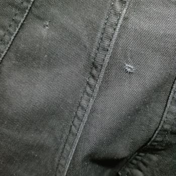 DeFacto Pantolonun İlk Giyimde Yırtılması Ve Aşırı Boya Sorunu