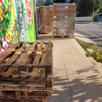 Bebeto Deposu'nun Otopark Ve Çevre Düzenine Duyarsız Davranışı Bina Sakinlerini Mağdur Ediyor