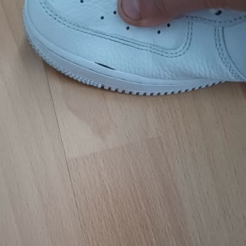 Bir Ayda Açılan Nike Ayakkabı Ve İlgisiz Mağaza Cevabı