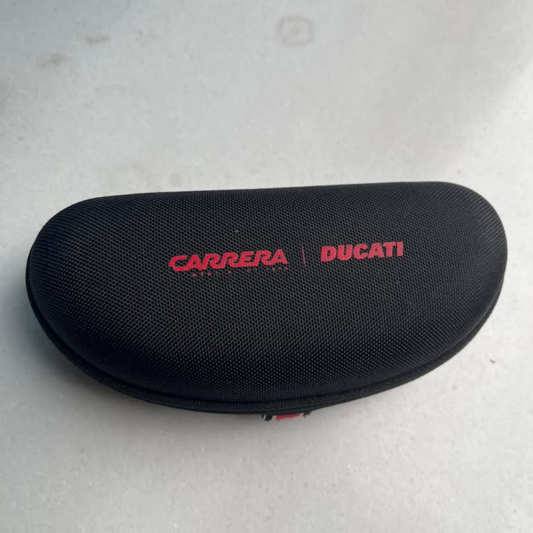 Carrera Gözlükte Dayanıksız Birleşim Yerleri Ve Çatlama Sorunu