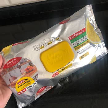 Temizlik Mendili Cam Yüzeylerde Leke Bırakıyor