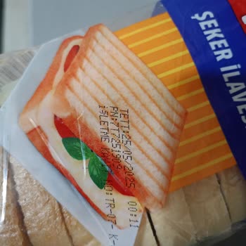 Aldığım Tost Ekmeği Tarihi Geçmeden Küflendi