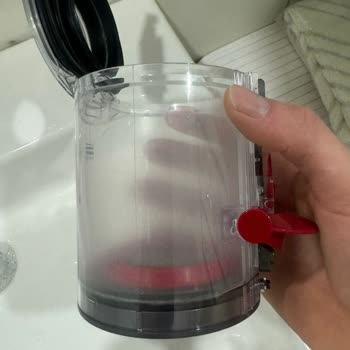 Dyson V12'de Fırça Dönmüyor, Toz Haznesi Ve Çekim Gücü Problemleri