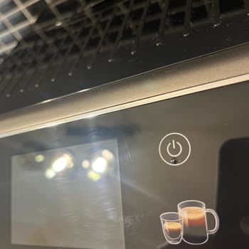 Kahve Makinesi Ekranında Garanti Süresi İçinde Oluşan Çizikler