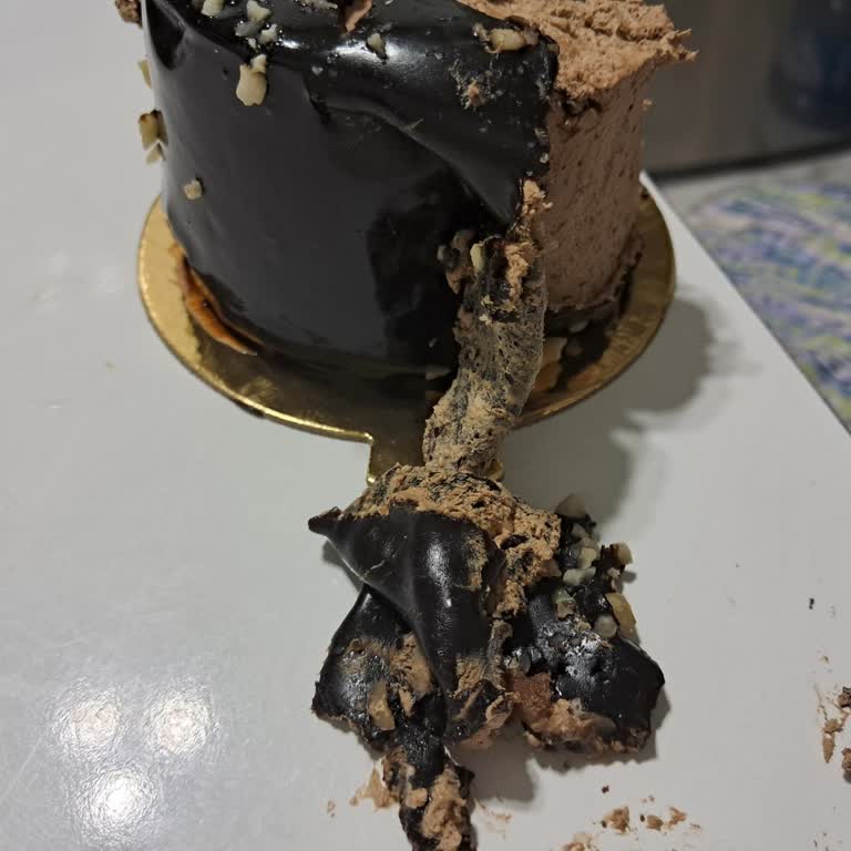 Yemek Sepeti'nden Bozuk Ve Bayat Pasta Deneyimi Hayal Kırıklığı Yarattı