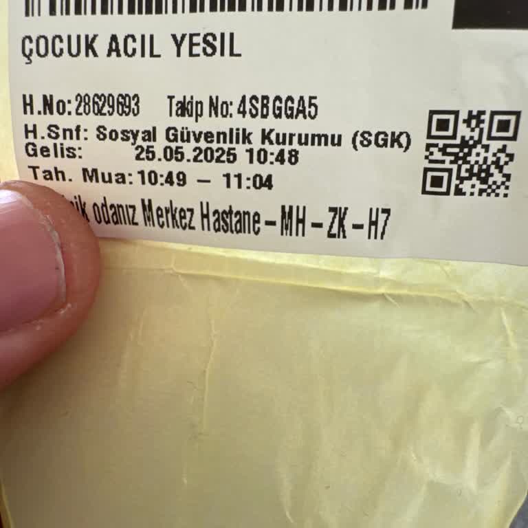 Çocuk Acilde Hemşirenin Davranışı Ve Damar Yolu Açma Sorunu