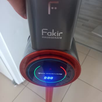 Fakir Süpürge Yüksek Modda Kapanıyor Ve Kırmızı Işık Yanıyor