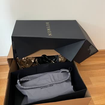 Online Satın Alınan Balenciaga Ürününün Orijinal Kutusuz Gönderilmesi Ve Müşteri Hizmetleri Yaklaşımı