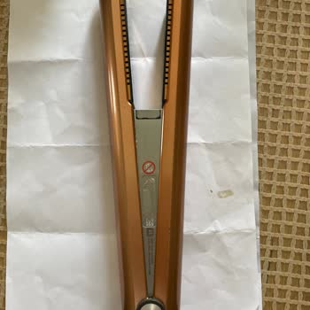 Garanti Kapsamında Seri Numarası Silinen Dyson Saç Düzleştirici Onarılmadı