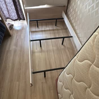 Karyolalar Kısa Sürede Kırıldı Firma İlgisiz Ve Sorumluluk Almıyor