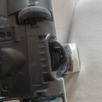 Şarjlı Süpürge İle Yaşanan İletişim Ve Kullanım Sorunları