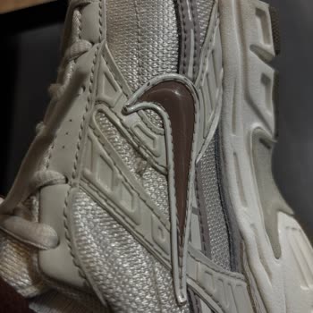 Bir Ayda Deforme Olan Ayakkabıya Çözüm Bulunmuyor