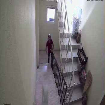 Kargom Kapıya Fırlatıldı, Güvenim Sarsıldı
