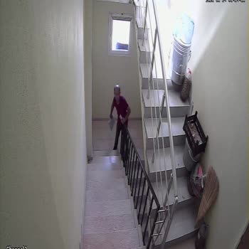Kargom Kapıya Fırlatıldı, Güvenim Sarsıldı