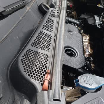 Fiat Servisinde Bakımsız Bakım: Yağ Kapağı Açık, Motor Yağ İçinde Teslim Edildi!