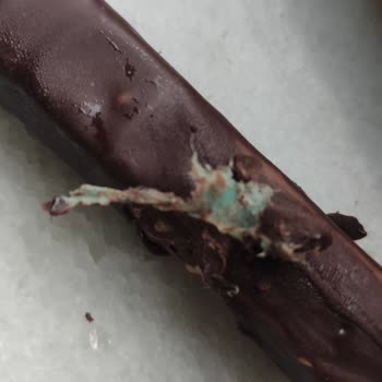 Ülker Fındıklı Hobby Çikolatanın İçinden Plastik Cisim Çıktı