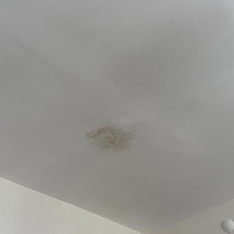 Kefir Şişesi Patladı, Evde Zarar Oluştu