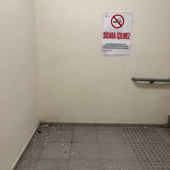 Hastane Güvenlik Görevlilerinin Kaba Davranışı Ve İlgisizliği