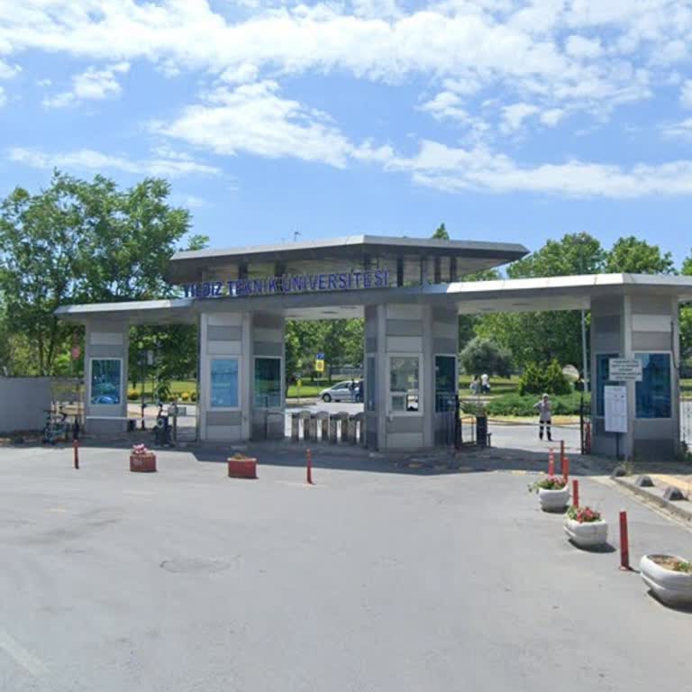 Yıldız Teknik Üniversitesi Davutpaşa B Kapısı Kadın Güvenlik Görevlilerinin Saygısız Davranışları